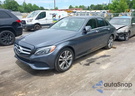 2015 Mercedes-Benz C 300 4Matic/Luxury 4Matic/Sport 4Matic из США, поврежденный, VIN 55SWF4KB5FU020235